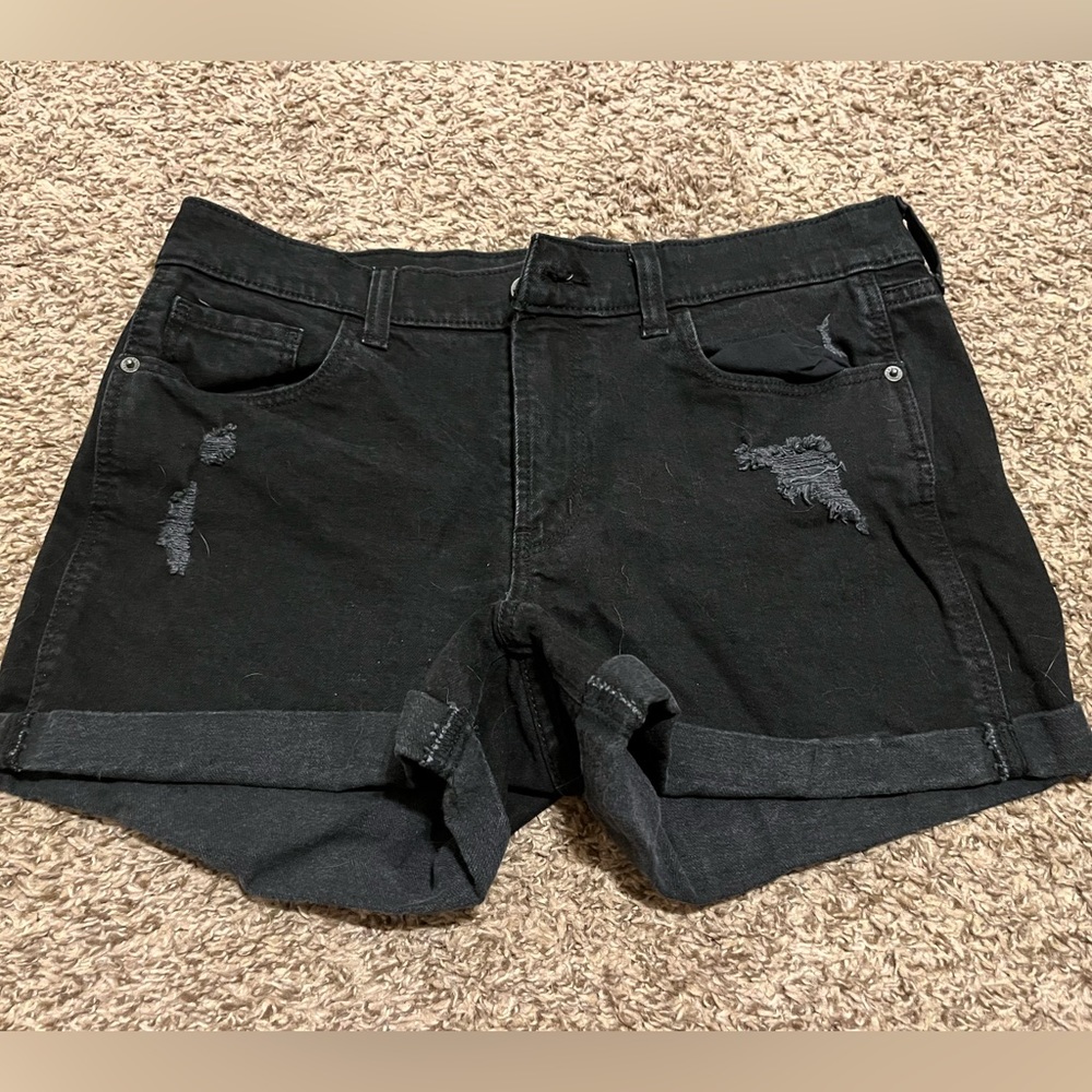 Old Navy, boyfriend short, mid-rise, size 8 women’s shorts